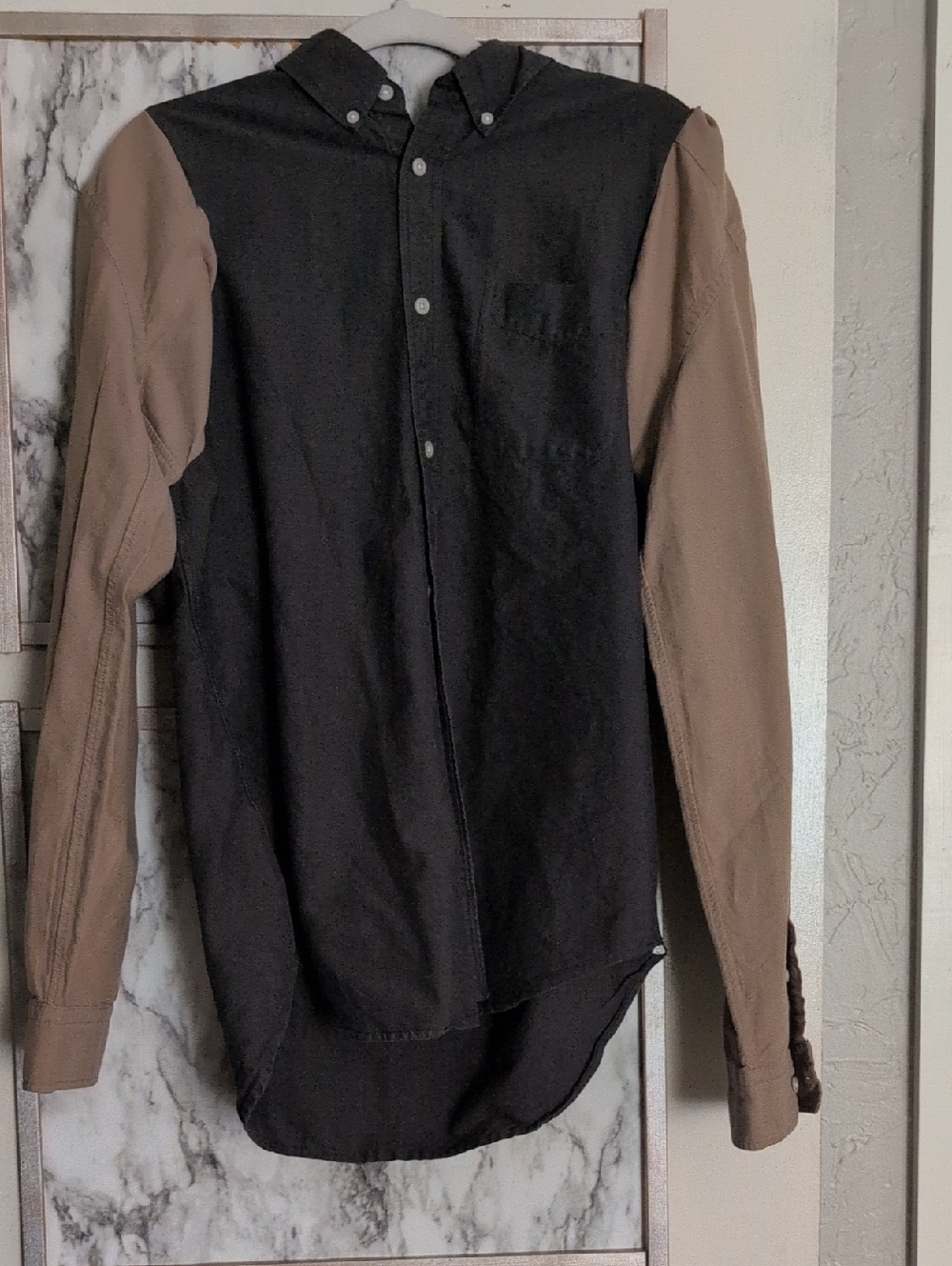 Custom Two-Tone Button-Up Shirt — Black Body with Brown Sleeves Large